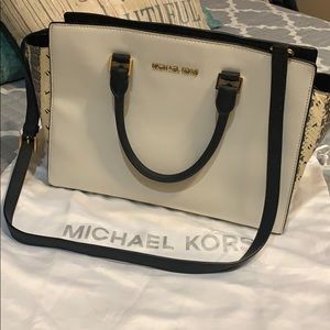 ❌SOLD❌Michael Kors Selma Satchel 👜🐍👜